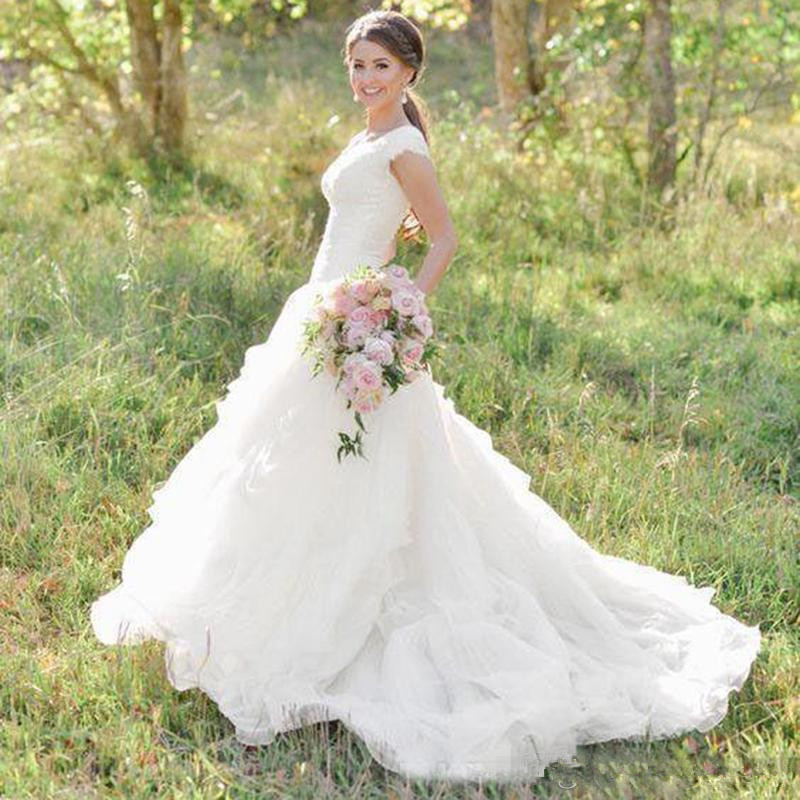 2019 Country Western A Line Wedding Dresses V Neck Short Sleeves