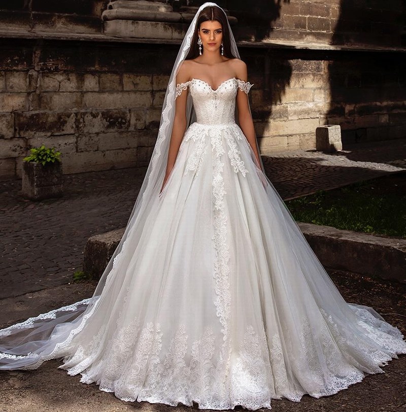 Discount New Design Bridal Gowns Off The Shoulder Bustier Heavily